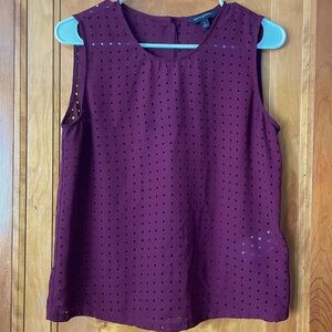 Maroon sleeveless business blouse